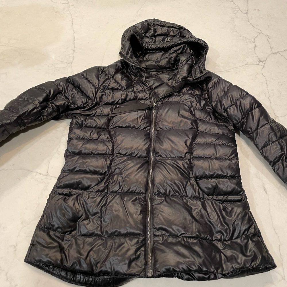 Lululemon short puffer jacket